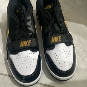Nike Air Jordan legacy 312 low black gold cd7069-072